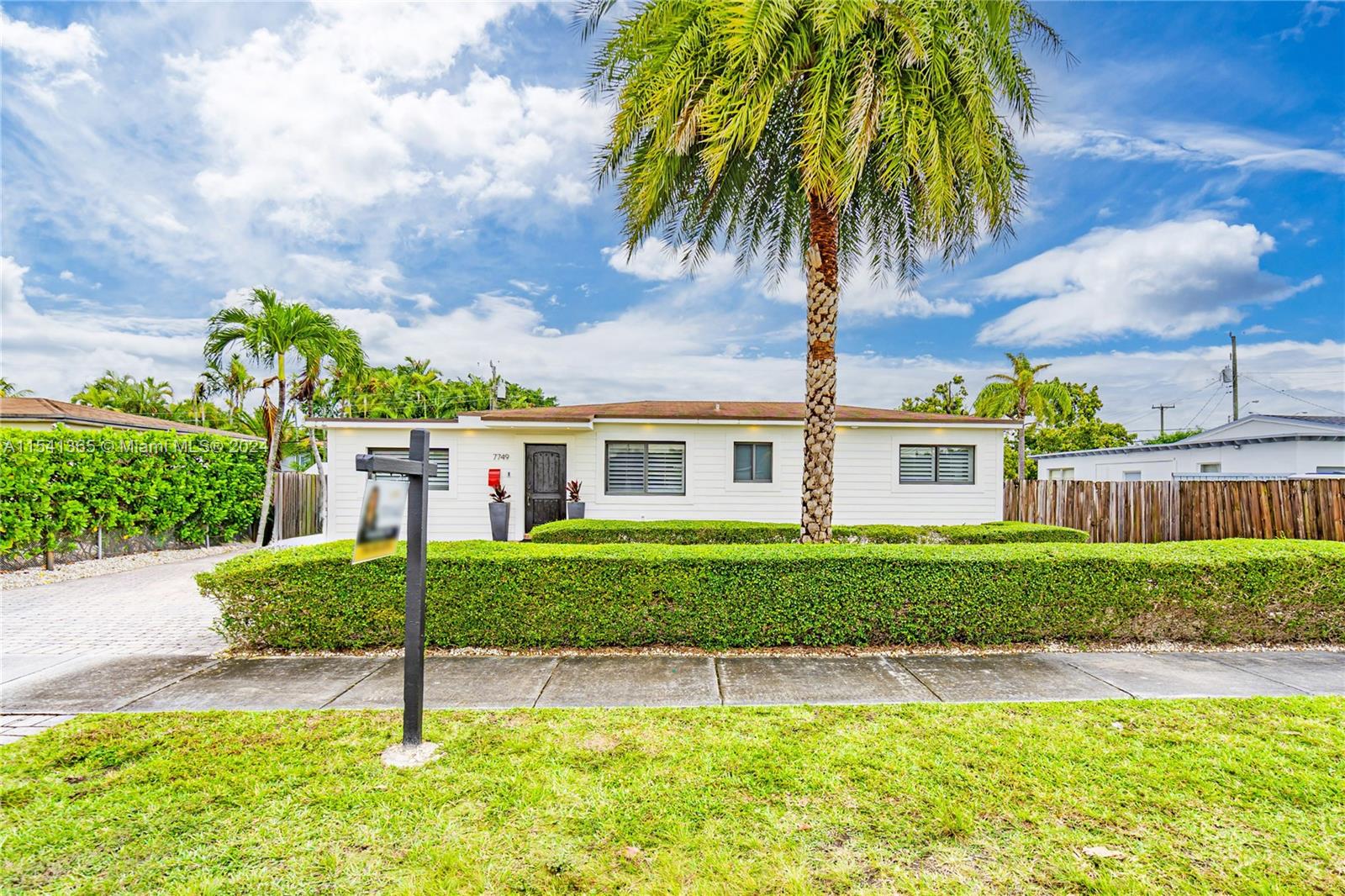 7749 SW 34th Ter  For Sale A11541365, FL