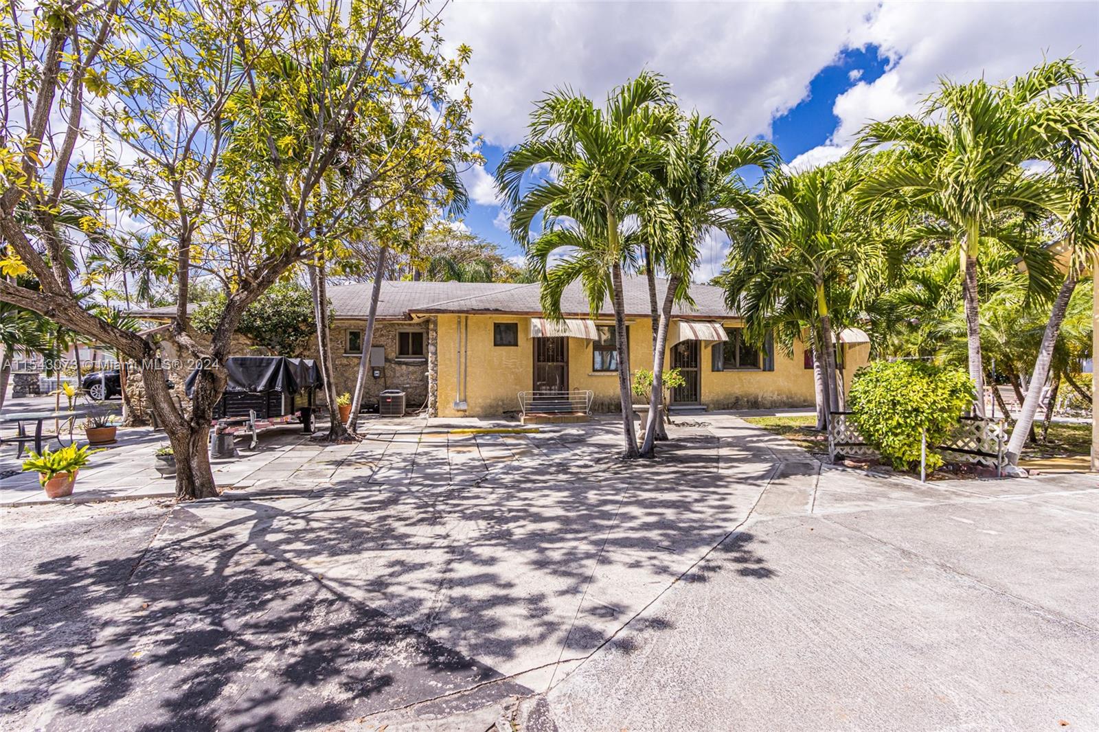 2323 Polk St, Hollywood, Florida 33020, ,Commercialsale,For Sale,2323 Polk St,A11543073