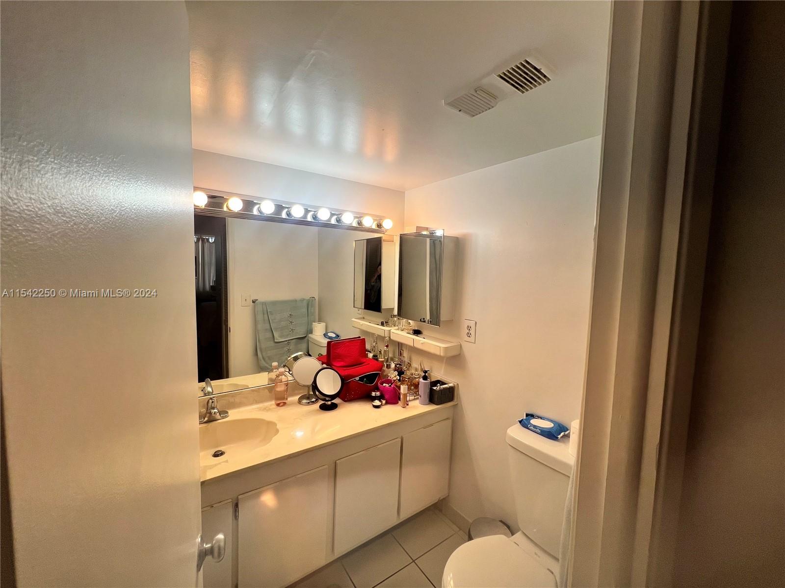 18151 31st Ct, Aventura, FL, 33160 United States, 2 Bedrooms Bedrooms, ,2 BathroomsBathrooms,Residential,For Sale,31st Ct,A11542250