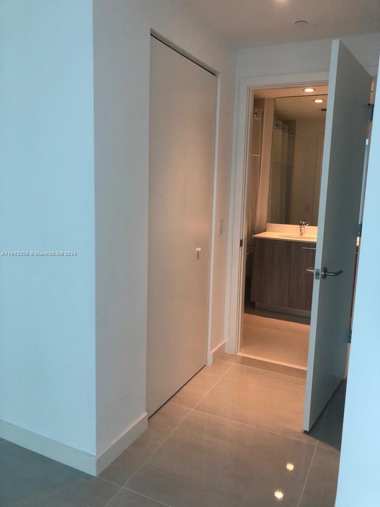 501 NE 31st St 907, Miami, Florida 33137, 1 Bedroom Bedrooms, ,1 BathroomBathrooms,Residentiallease,For Rent,501 NE 31st St 907,A11543209