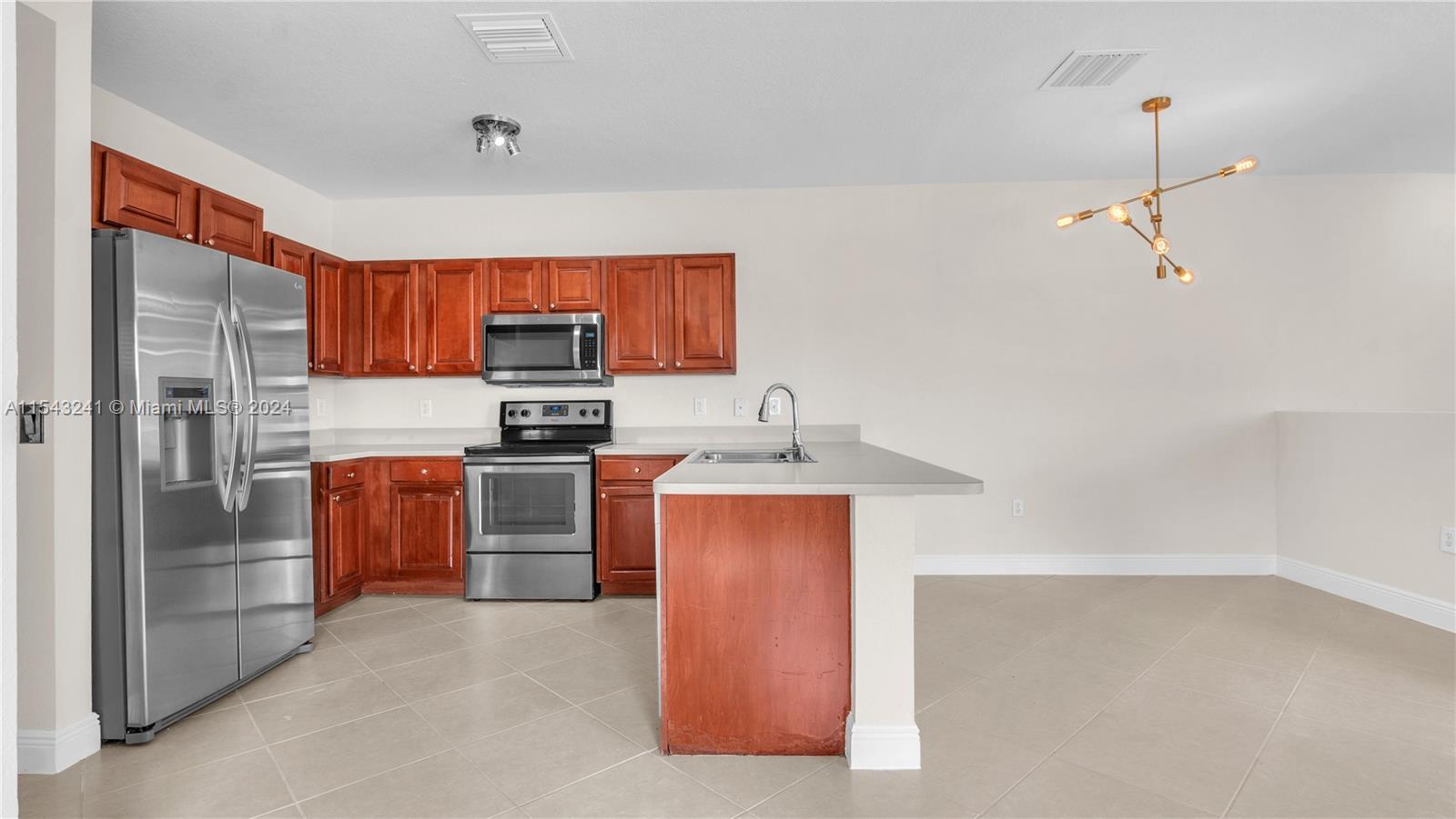 3310 Palomino 624-6, Davie, Florida 33024-2345, 2 Bedrooms Bedrooms, ,2 BathroomsBathrooms,Residential,For Sale,3310 Palomino 624-6,A11543241