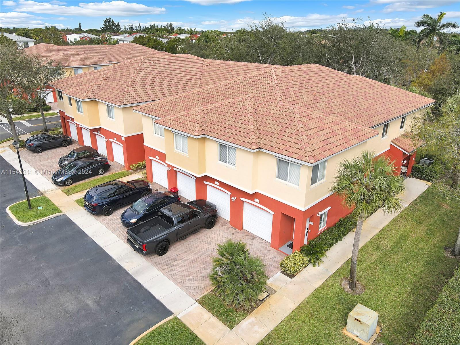 3310 Palomino 624-6, Davie, Florida 33024-2345, 2 Bedrooms Bedrooms, ,2 BathroomsBathrooms,Residential,For Sale,3310 Palomino 624-6,A11543241