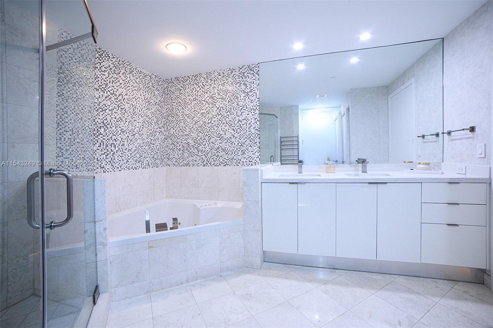 901 Brickell Key Blvd 1405, Miami, Florida 33131, 2 Bedrooms Bedrooms, ,2 BathroomsBathrooms,Residential,For Sale,901 Brickell Key Blvd 1405,A11543249