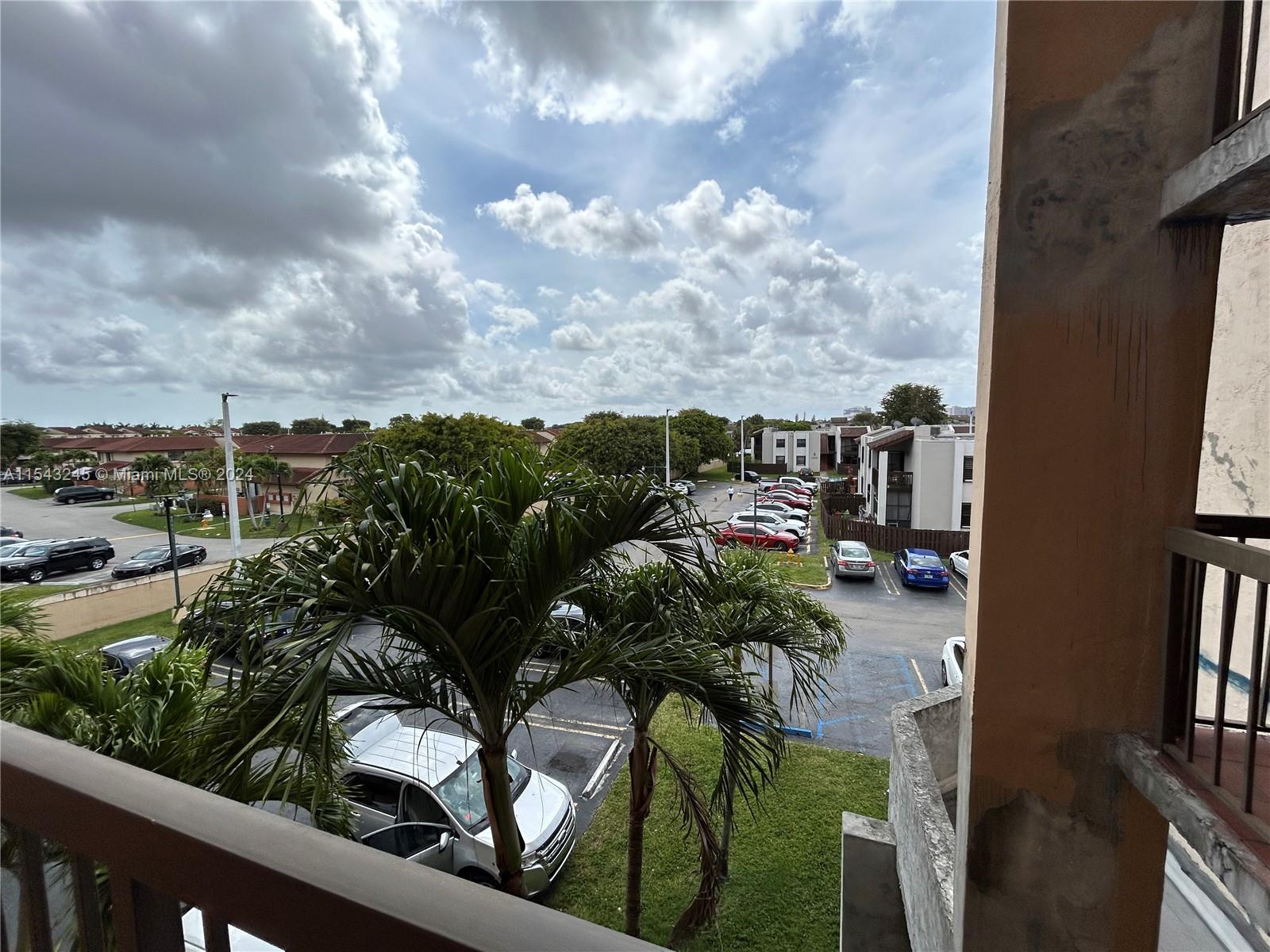 10145 NW 9th St Cir 7-305, Miami, Florida 33172, 2 Bedrooms Bedrooms, ,2 BathroomsBathrooms,Residential,For Sale,10145 NW 9th St Cir 7-305,A11543245