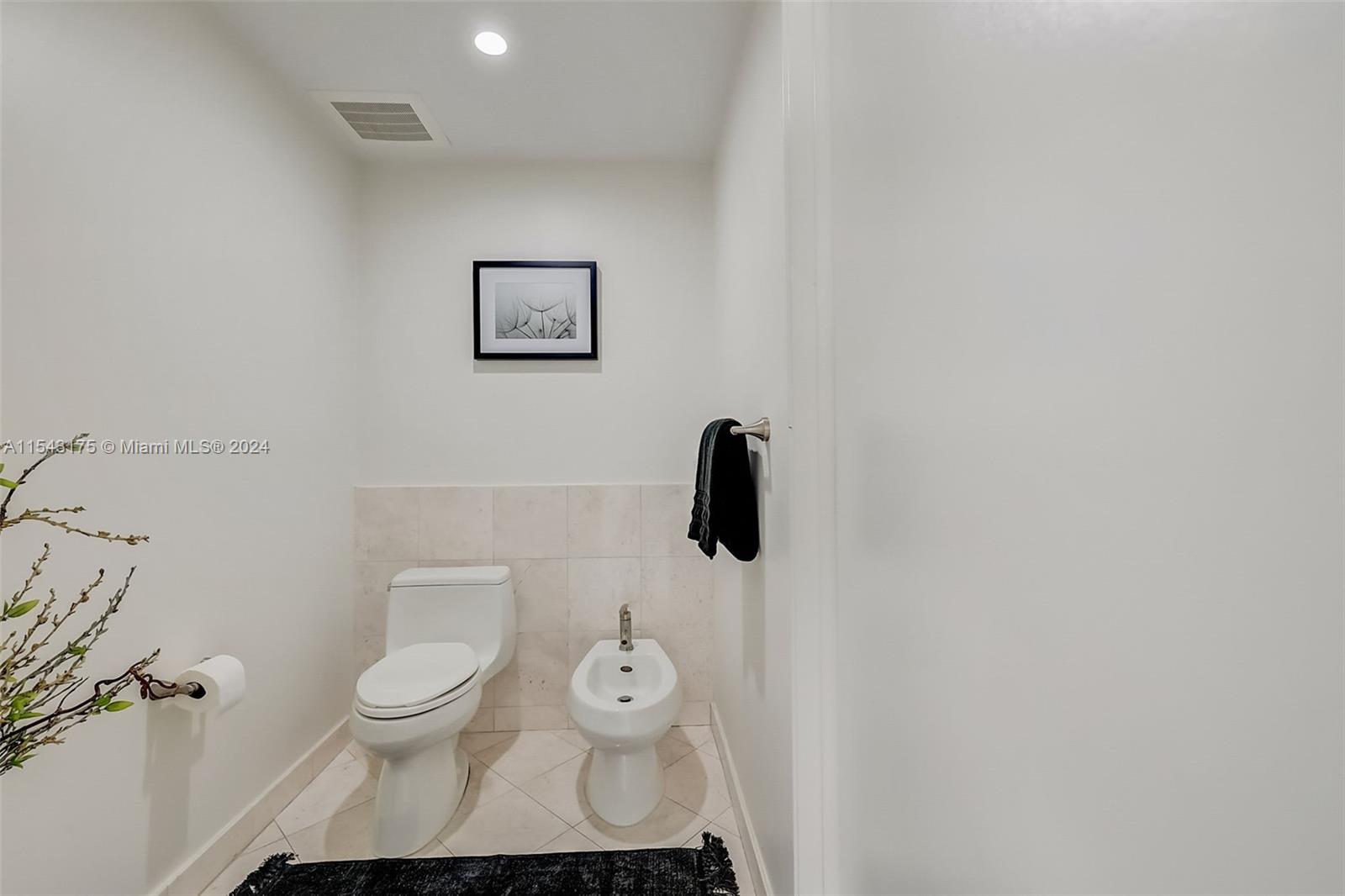 901 Brickell Key Blvd 2303, Miami, Florida 33131, 2 Bedrooms Bedrooms, ,2 BathroomsBathrooms,Residential,For Sale,901 Brickell Key Blvd 2303,A11543175