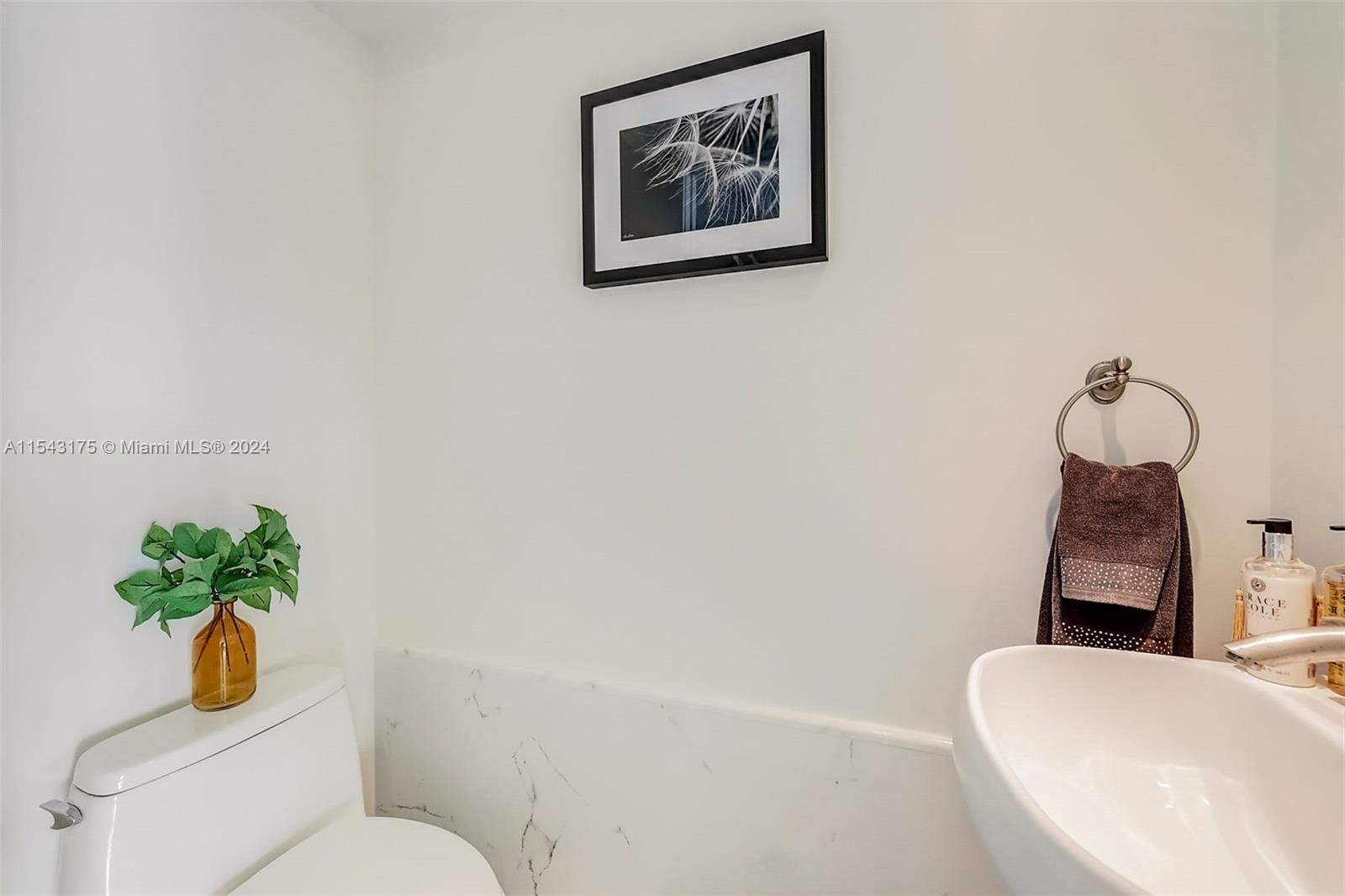 901 Brickell Key Blvd 2303, Miami, Florida 33131, 2 Bedrooms Bedrooms, ,2 BathroomsBathrooms,Residential,For Sale,901 Brickell Key Blvd 2303,A11543175