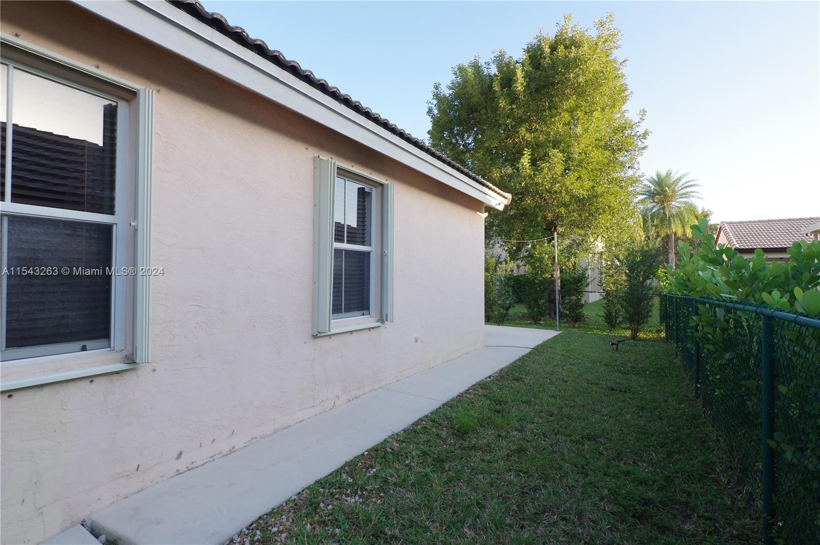 Listing Photo 12