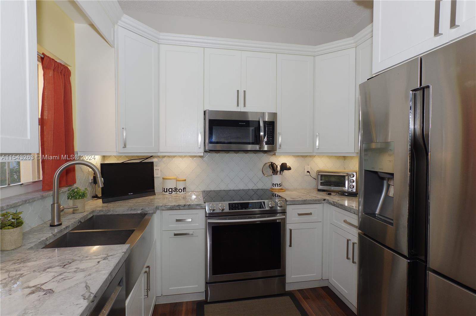 Listing Photo 16