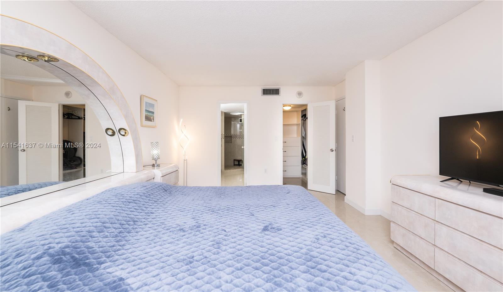 1833 S Ocean Dr 1007, Hallandale Beach, Florida 33009, 2 Bedrooms Bedrooms, ,2 BathroomsBathrooms,Residentiallease,For Rent,1833 S Ocean Dr 1007,A11541637