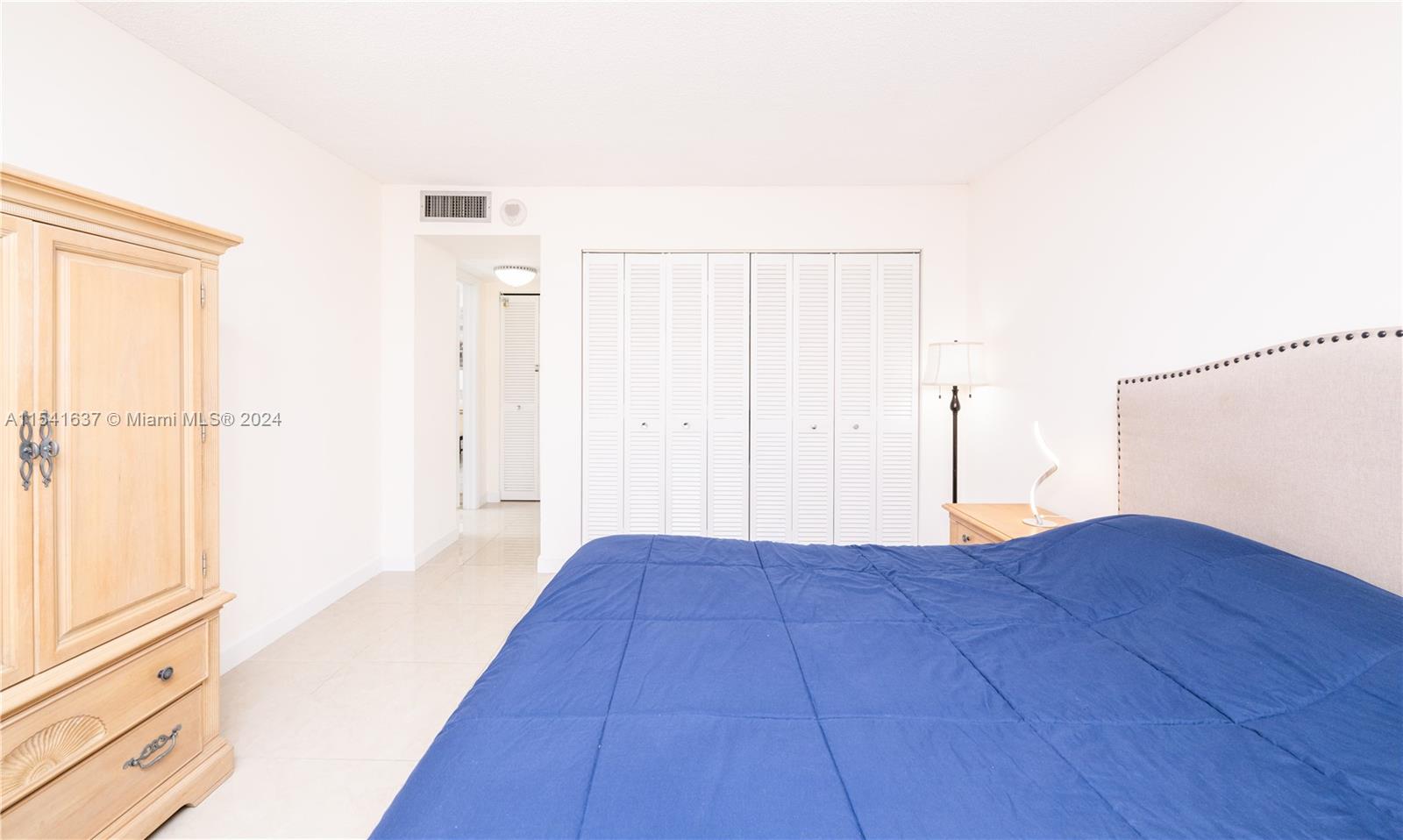 1833 S Ocean Dr 1007, Hallandale Beach, Florida 33009, 2 Bedrooms Bedrooms, ,2 BathroomsBathrooms,Residentiallease,For Rent,1833 S Ocean Dr 1007,A11541637