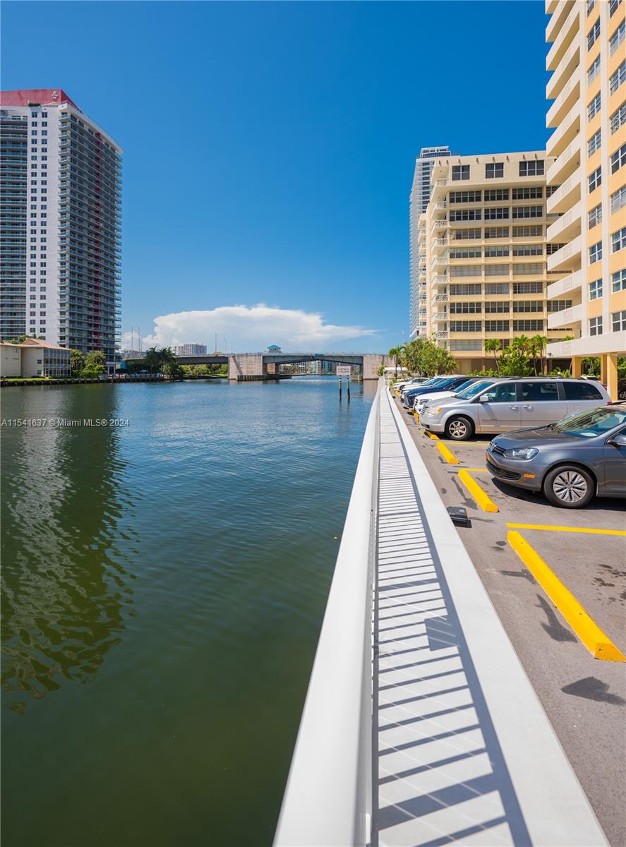 1833 S Ocean Dr 1007, Hallandale Beach, Florida 33009, 2 Bedrooms Bedrooms, ,2 BathroomsBathrooms,Residentiallease,For Rent,1833 S Ocean Dr 1007,A11541637