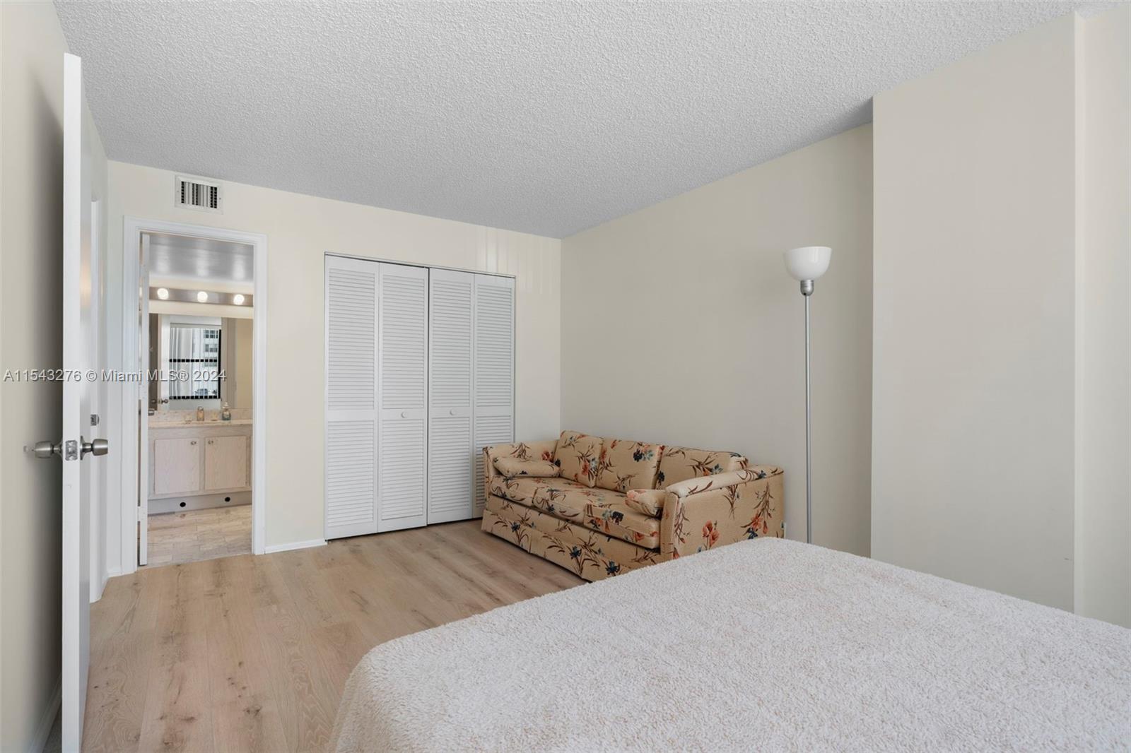 2401 S Ocean Dr 304, Hollywood, Florida 33019, 2 Bedrooms Bedrooms, ,2 BathroomsBathrooms,Residentiallease,For Rent,2401 S Ocean Dr 304,A11543276