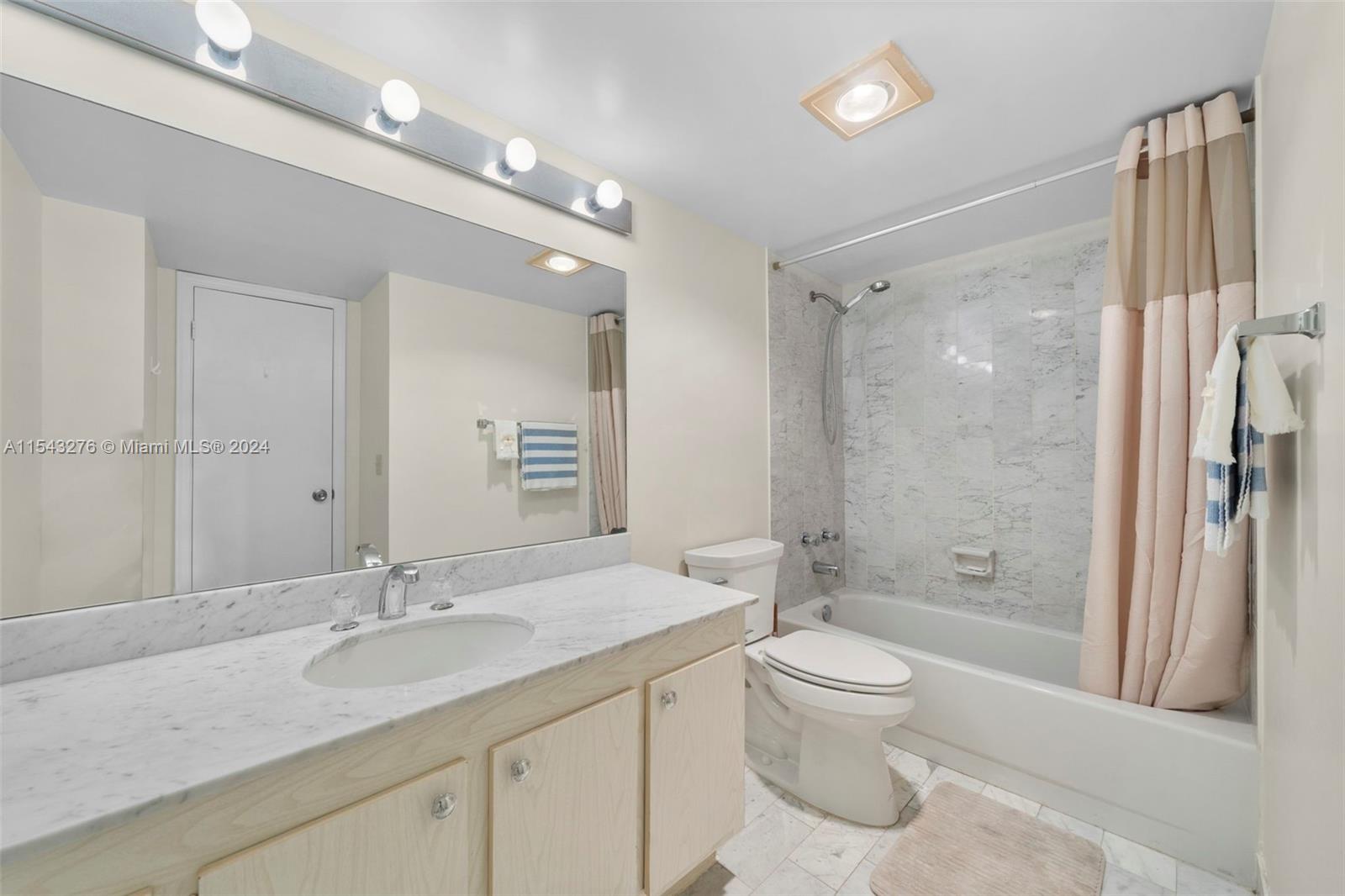 2401 S Ocean Dr 304, Hollywood, Florida 33019, 2 Bedrooms Bedrooms, ,2 BathroomsBathrooms,Residentiallease,For Rent,2401 S Ocean Dr 304,A11543276