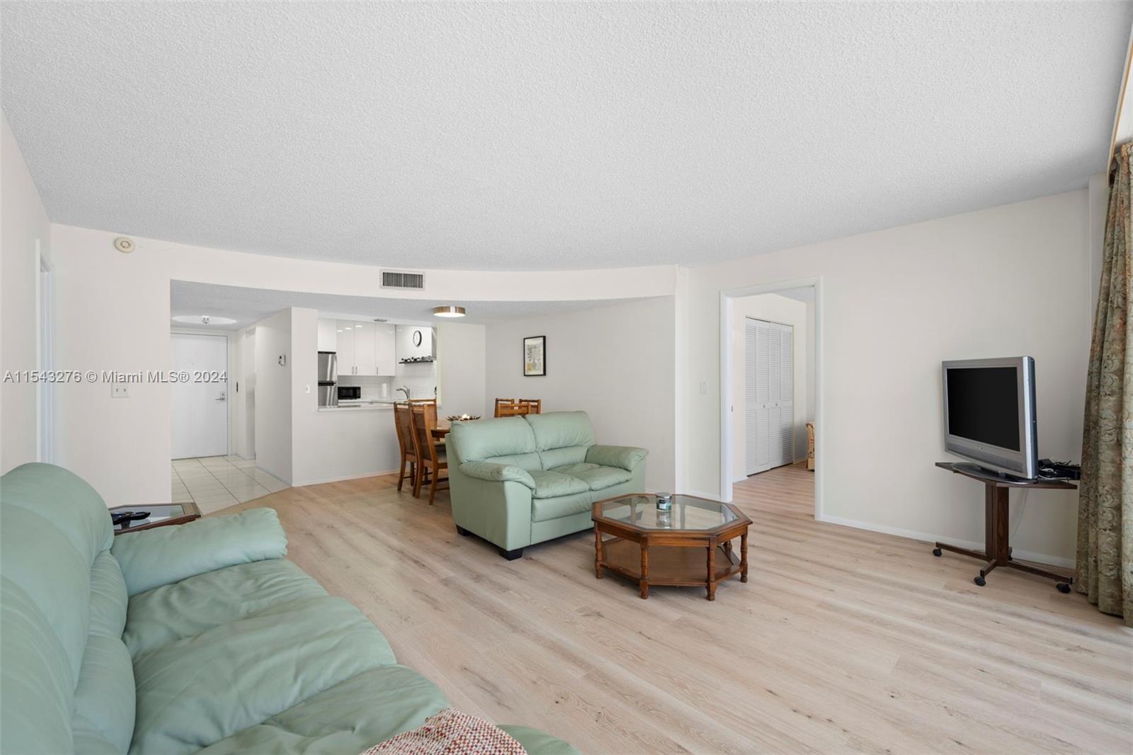 2401 S Ocean Dr 304, Hollywood, Florida 33019, 2 Bedrooms Bedrooms, ,2 BathroomsBathrooms,Residentiallease,For Rent,2401 S Ocean Dr 304,A11543276