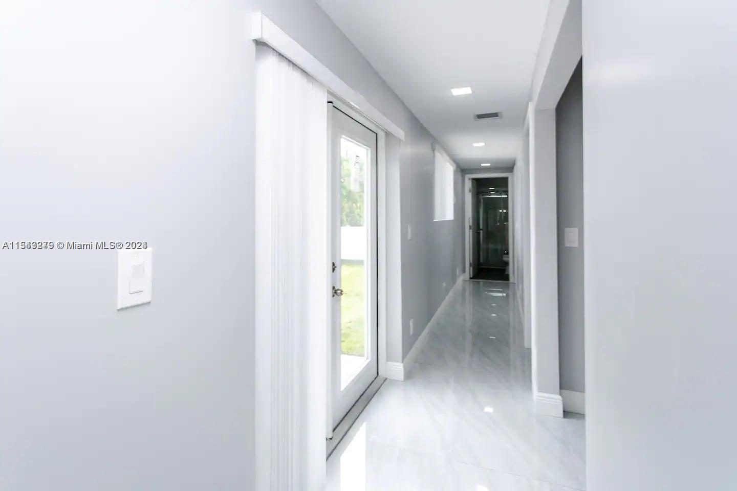 800 Hollywood Blvd, Hollywood, Florida 33019, 4 Bedrooms Bedrooms, ,4 BathroomsBathrooms,Residential,For Sale,800 Hollywood Blvd,A11543279