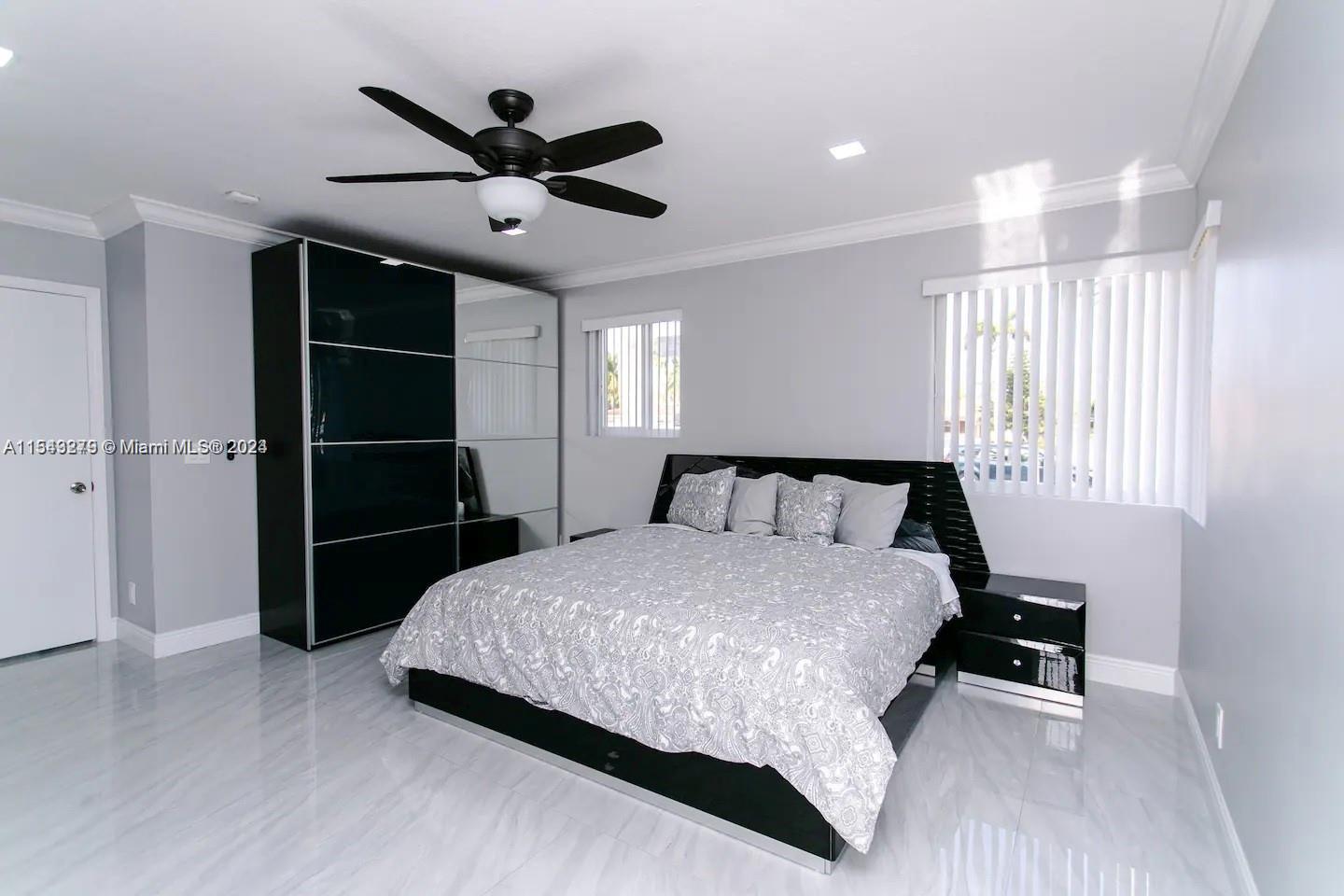 800 Hollywood Blvd, Hollywood, Florida 33019, 4 Bedrooms Bedrooms, ,4 BathroomsBathrooms,Residential,For Sale,800 Hollywood Blvd,A11543279