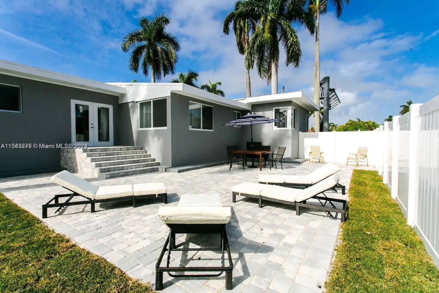 800 Hollywood Blvd, Hollywood, Florida 33019, 4 Bedrooms Bedrooms, ,4 BathroomsBathrooms,Residential,For Sale,800 Hollywood Blvd,A11543279