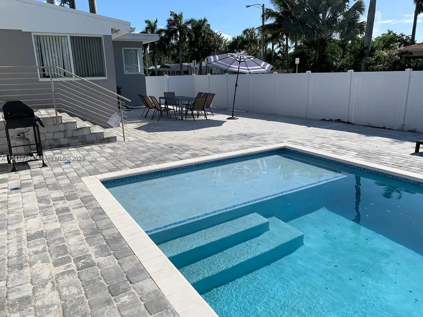 800 Hollywood Blvd, Hollywood, Florida 33019, 4 Bedrooms Bedrooms, ,4 BathroomsBathrooms,Residential,For Sale,800 Hollywood Blvd,A11543279