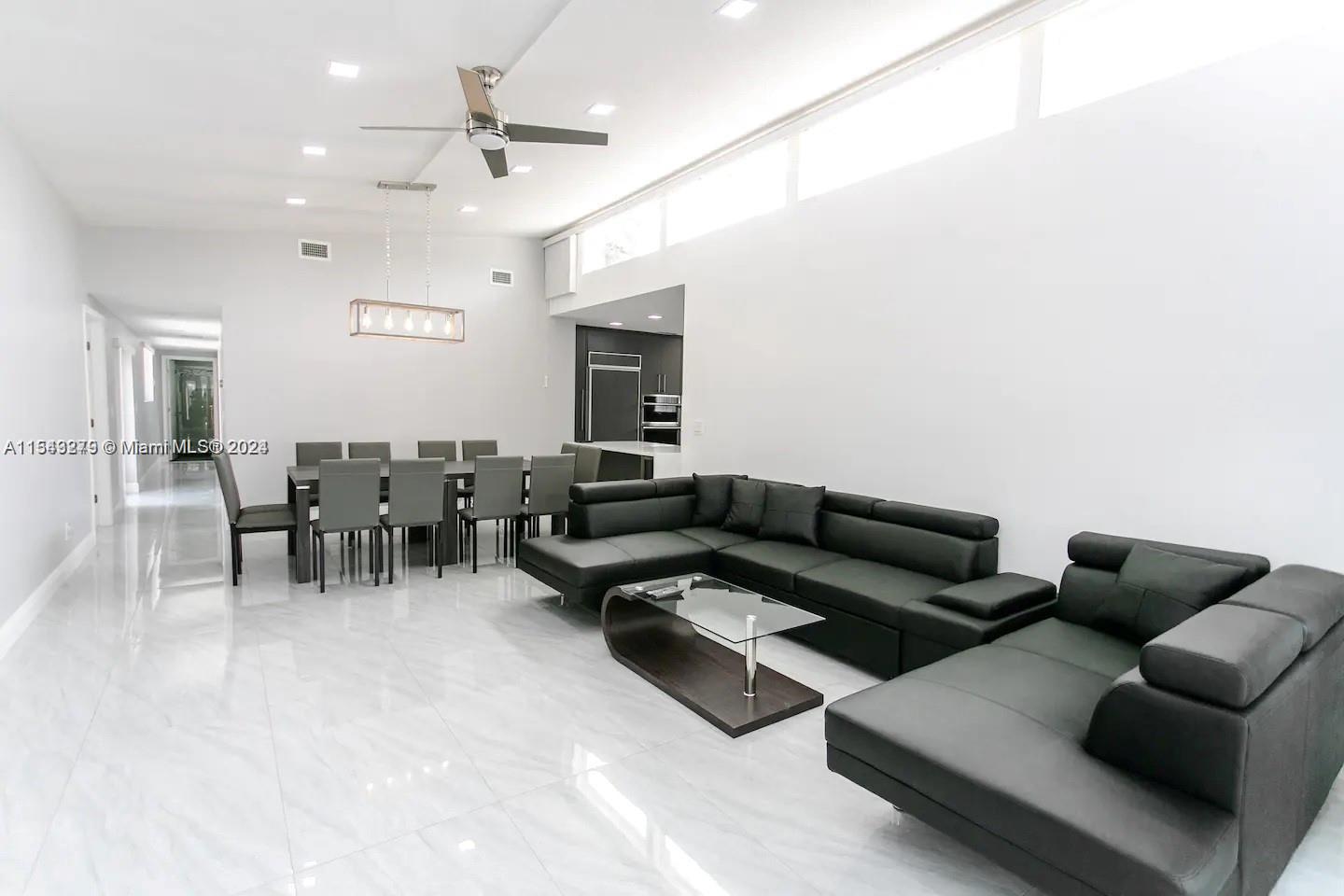 800 Hollywood Blvd, Hollywood, Florida 33019, 4 Bedrooms Bedrooms, ,4 BathroomsBathrooms,Residential,For Sale,800 Hollywood Blvd,A11543279