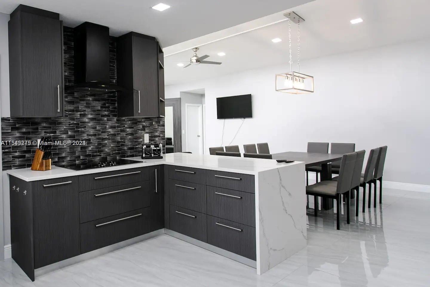 800 Hollywood Blvd, Hollywood, Florida 33019, 4 Bedrooms Bedrooms, ,4 BathroomsBathrooms,Residential,For Sale,800 Hollywood Blvd,A11543279