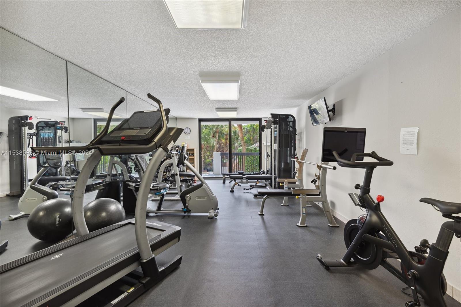 4201 N Ocean Dr 504, Hollywood, Florida 33019, 2 Bedrooms Bedrooms, ,2 BathroomsBathrooms,Residentiallease,For Rent,4201 N Ocean Dr 504,A11538993