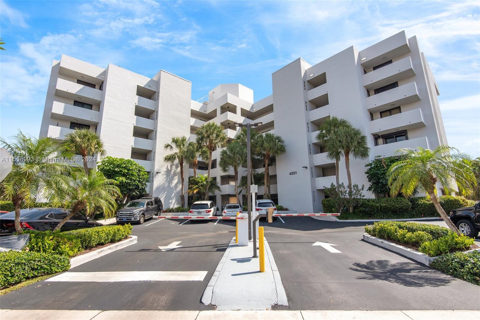4201 N Ocean Dr 504, Hollywood, Florida 33019, 2 Bedrooms Bedrooms, ,2 BathroomsBathrooms,Residentiallease,For Rent,4201 N Ocean Dr 504,A11538993