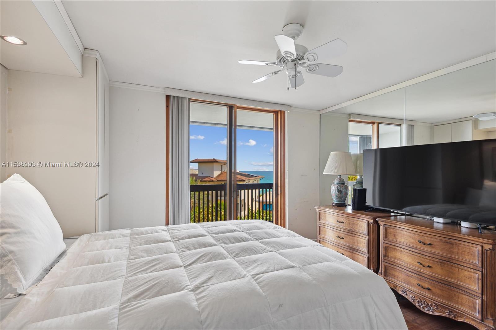 4201 N Ocean Dr 504, Hollywood, Florida 33019, 2 Bedrooms Bedrooms, ,2 BathroomsBathrooms,Residentiallease,For Rent,4201 N Ocean Dr 504,A11538993