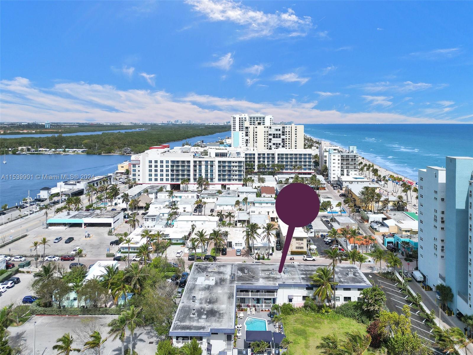 322 Taylor St 1A, Hollywood, Florida 33019, 2 Bedrooms Bedrooms, ,1 BathroomBathrooms,Residential,For Sale,322 Taylor St 1A,A11539901