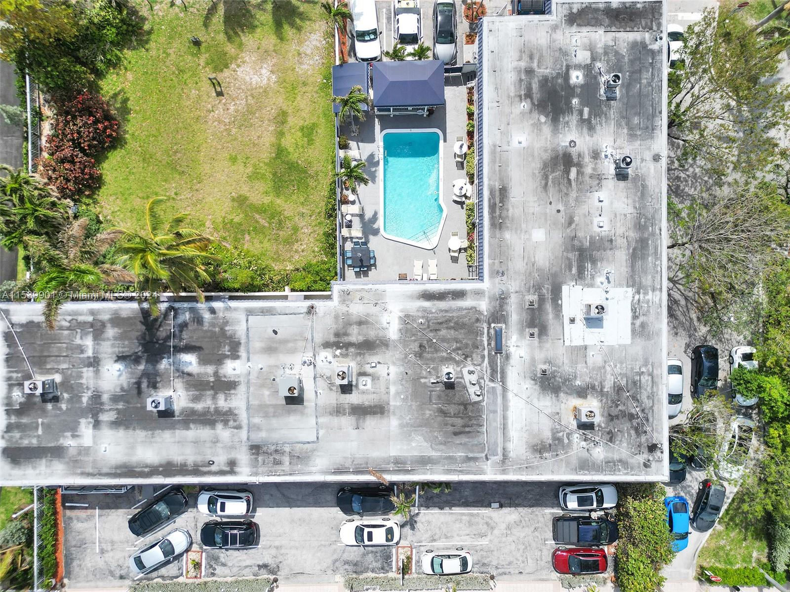 322 Taylor St 1A, Hollywood, Florida 33019, 2 Bedrooms Bedrooms, ,1 BathroomBathrooms,Residential,For Sale,322 Taylor St 1A,A11539901