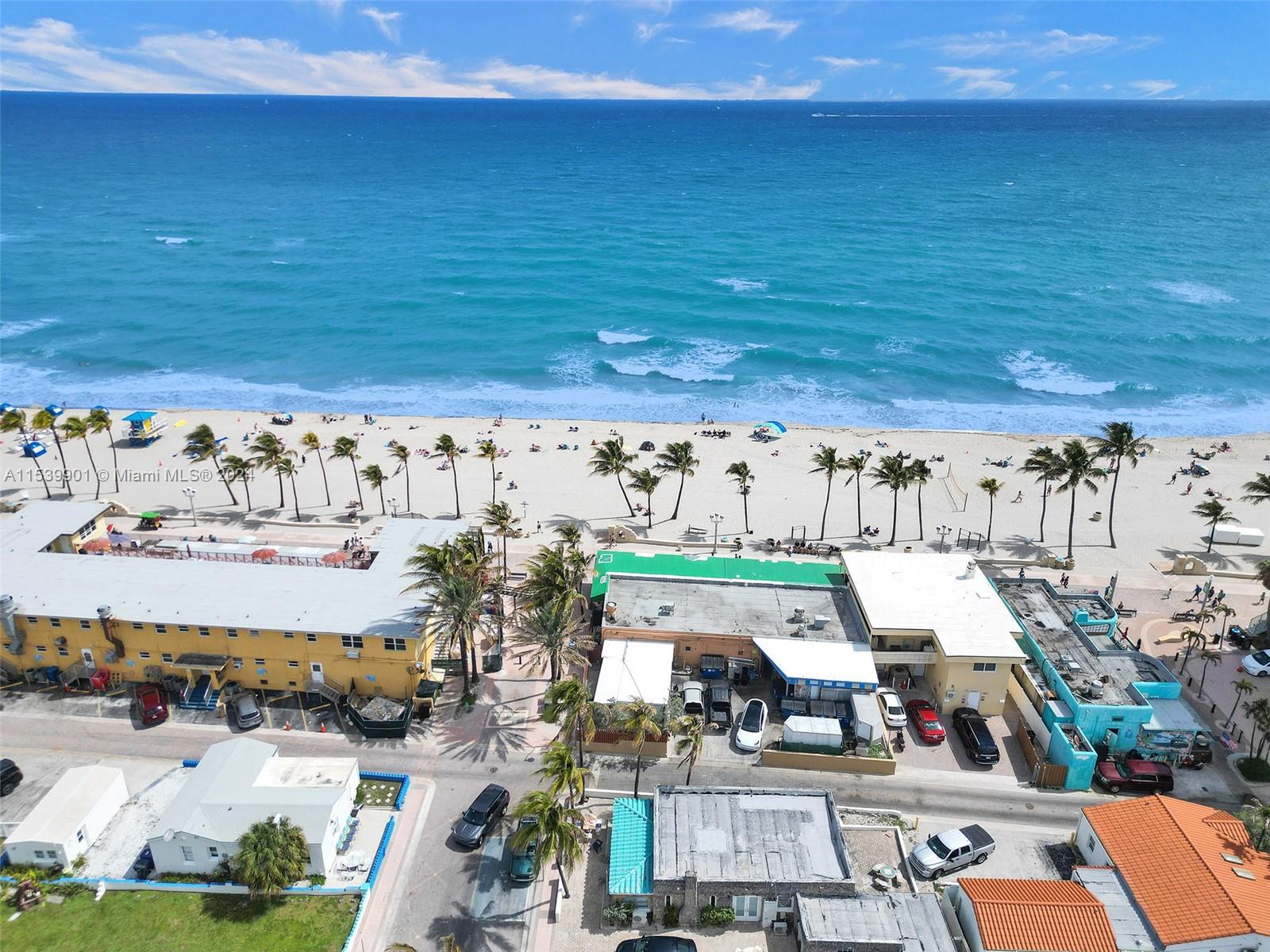 322 Taylor St 1A, Hollywood, Florida 33019, 2 Bedrooms Bedrooms, ,1 BathroomBathrooms,Residential,For Sale,322 Taylor St 1A,A11539901