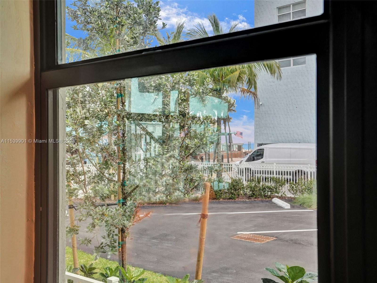 322 Taylor St 1A, Hollywood, Florida 33019, 2 Bedrooms Bedrooms, ,1 BathroomBathrooms,Residential,For Sale,322 Taylor St 1A,A11539901