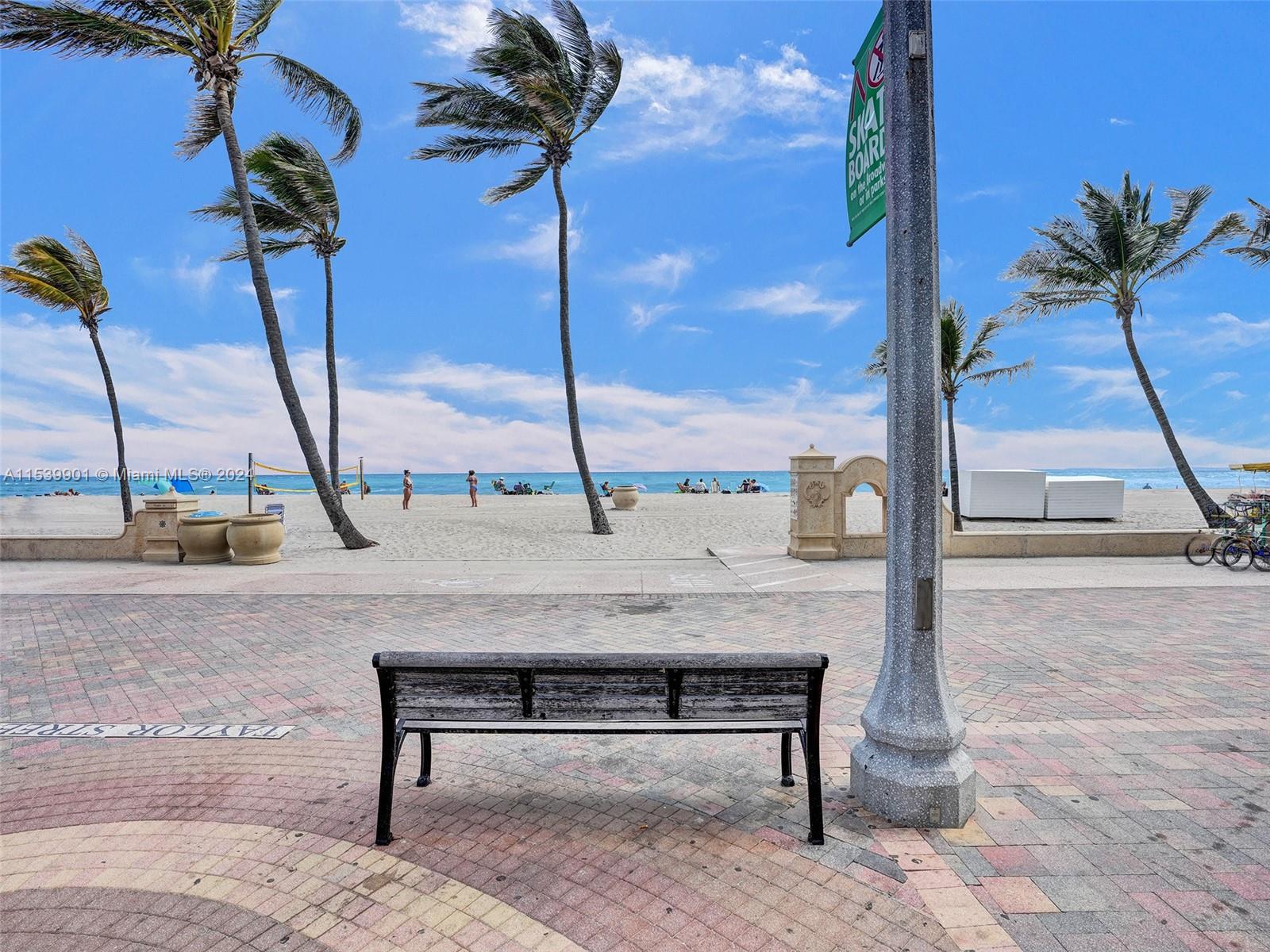 322 Taylor St 1A, Hollywood, Florida 33019, 2 Bedrooms Bedrooms, ,1 BathroomBathrooms,Residential,For Sale,322 Taylor St 1A,A11539901