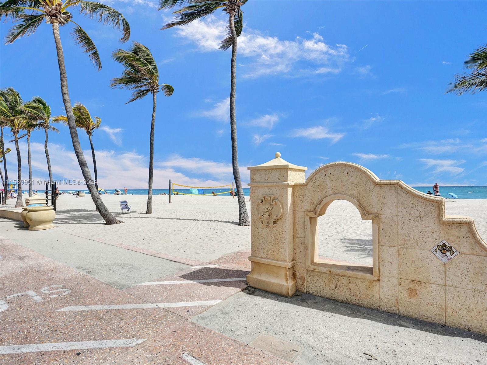 322 Taylor St 1A, Hollywood, Florida 33019, 2 Bedrooms Bedrooms, ,1 BathroomBathrooms,Residential,For Sale,322 Taylor St 1A,A11539901