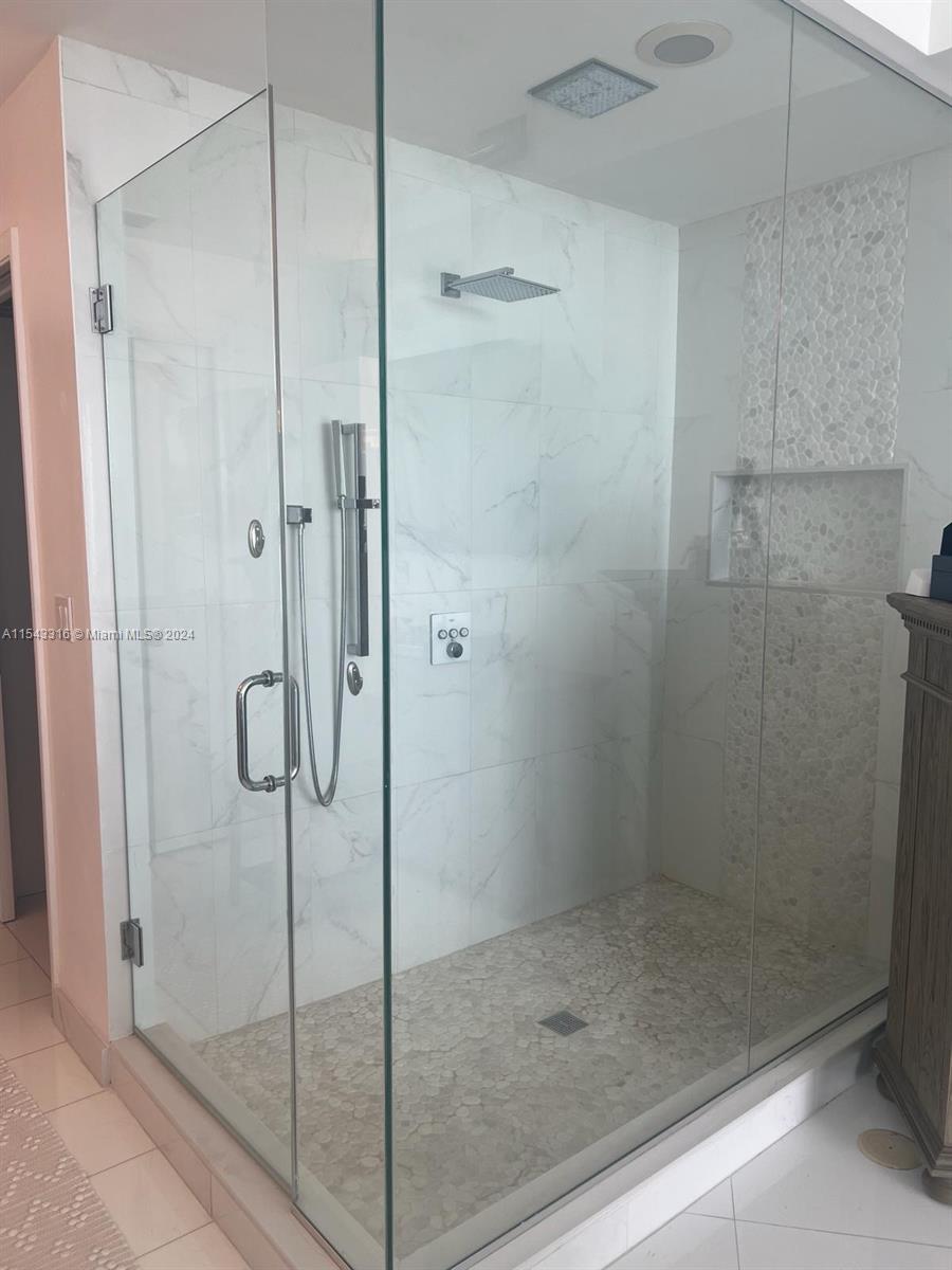 2020 N Bayshore Dr 3703, Miami, Florida 33137, 3 Bedrooms Bedrooms, ,3 BathroomsBathrooms,Residentiallease,For Rent,2020 N Bayshore Dr 3703,A11543316