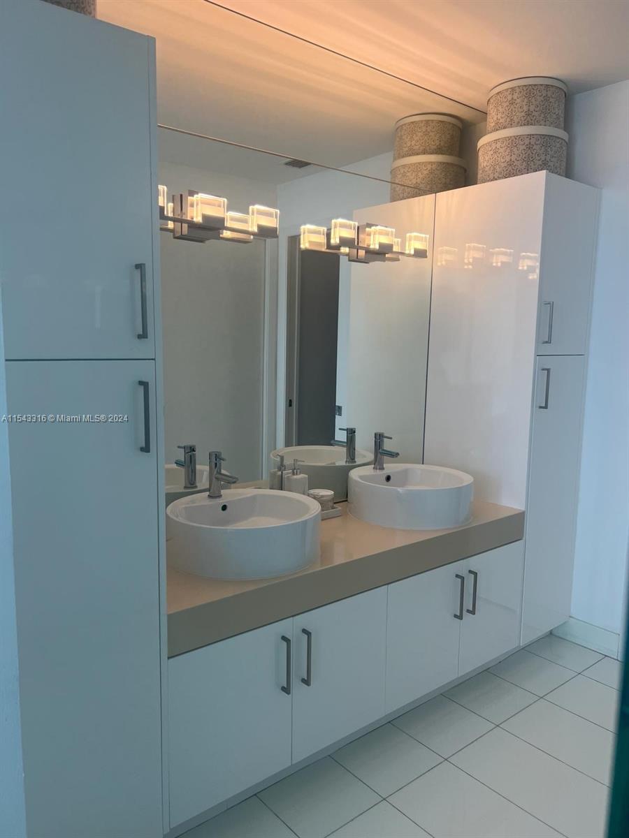 2020 N Bayshore Dr 3703, Miami, Florida 33137, 3 Bedrooms Bedrooms, ,3 BathroomsBathrooms,Residentiallease,For Rent,2020 N Bayshore Dr 3703,A11543316