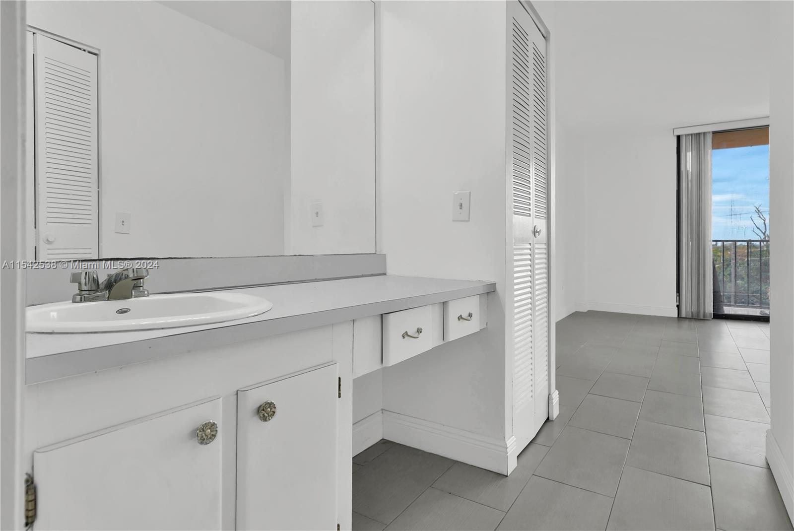 16751 NE 9th Ave 512, North Miami Beach, Florida 33162, 1 Bedroom Bedrooms, ,1 BathroomBathrooms,Residentiallease,For Rent,16751 NE 9th Ave 512,A11542538