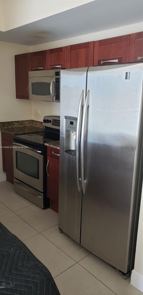 7275 SW 90th Way 207, Miami, Florida 33156, 1 Bedroom Bedrooms, ,2 BathroomsBathrooms,Residentiallease,For Rent,7275 SW 90th Way 207,A11543350