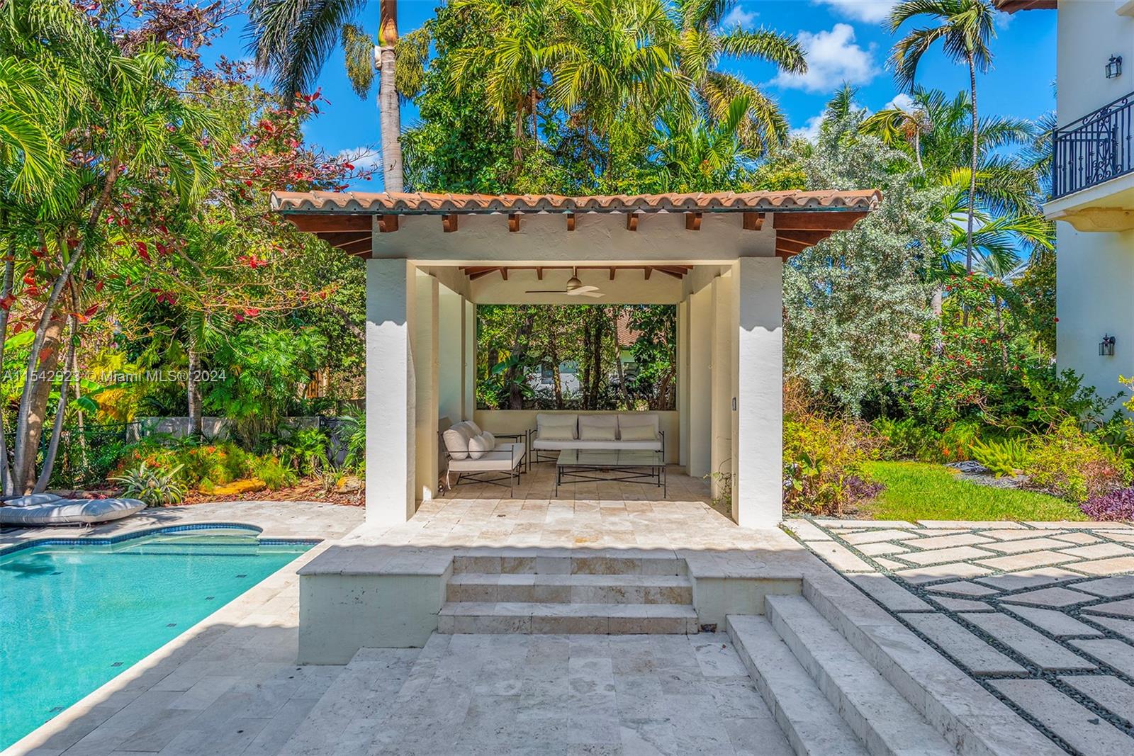 296 Ocean Blvd, Golden Beach, FL, 33160 United States, 6 Bedrooms Bedrooms, ,6 BathroomsBathrooms,Residential,For Sale,Ocean Blvd,A11542923