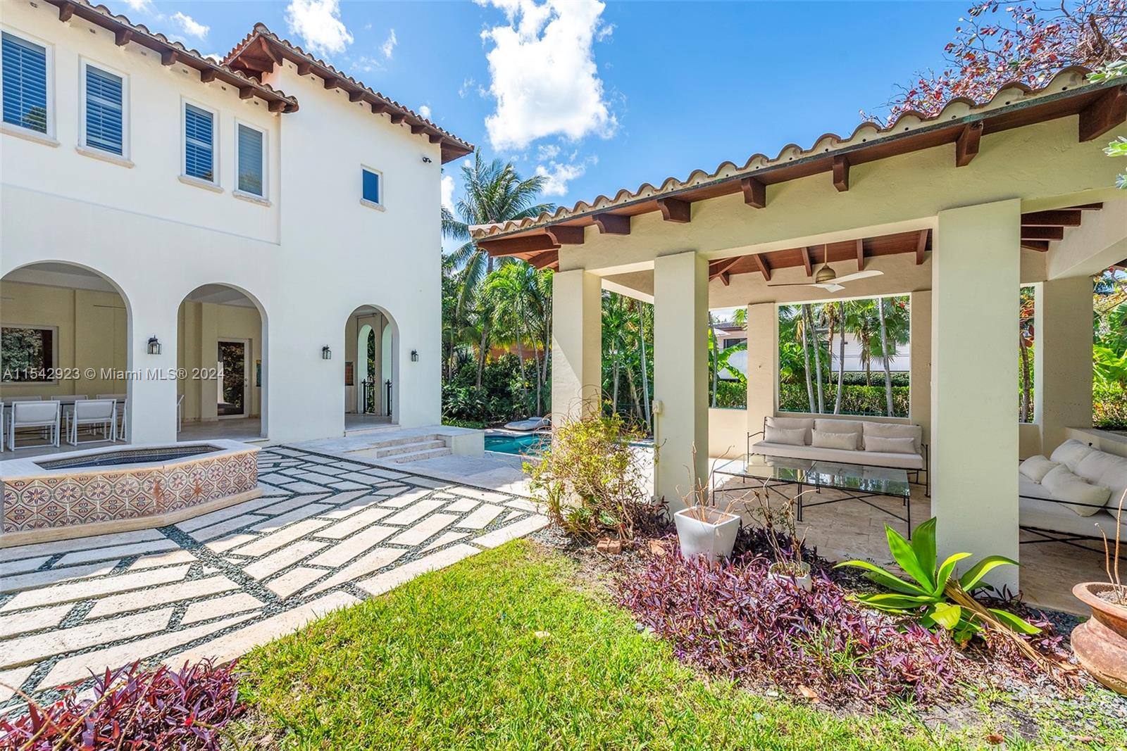 296 Ocean Blvd, Golden Beach, FL, 33160 United States, 6 Bedrooms Bedrooms, ,6 BathroomsBathrooms,Residential,For Sale,Ocean Blvd,A11542923