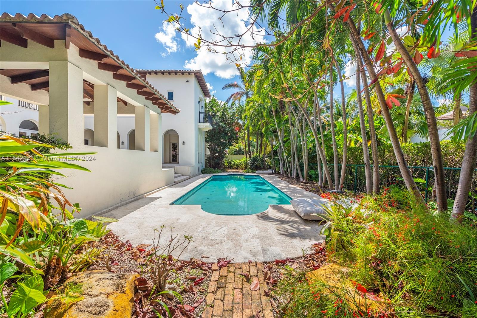 296 Ocean Blvd, Golden Beach, FL, 33160 United States, 6 Bedrooms Bedrooms, ,6 BathroomsBathrooms,Residential,For Sale,Ocean Blvd,A11542923