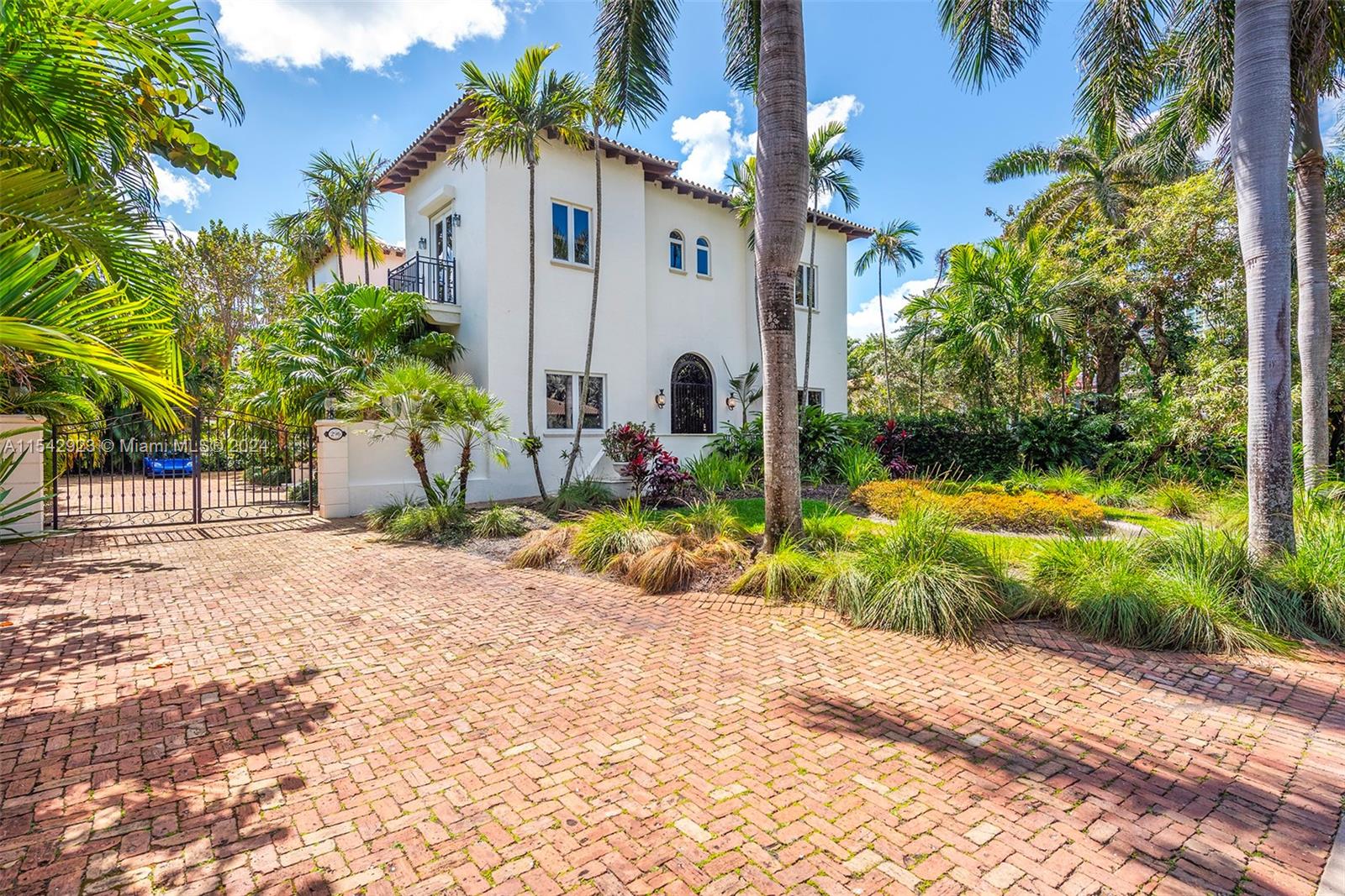 296 Ocean Blvd, Golden Beach, FL, 33160 United States, 6 Bedrooms Bedrooms, ,6 BathroomsBathrooms,Residential,For Sale,Ocean Blvd,A11542923