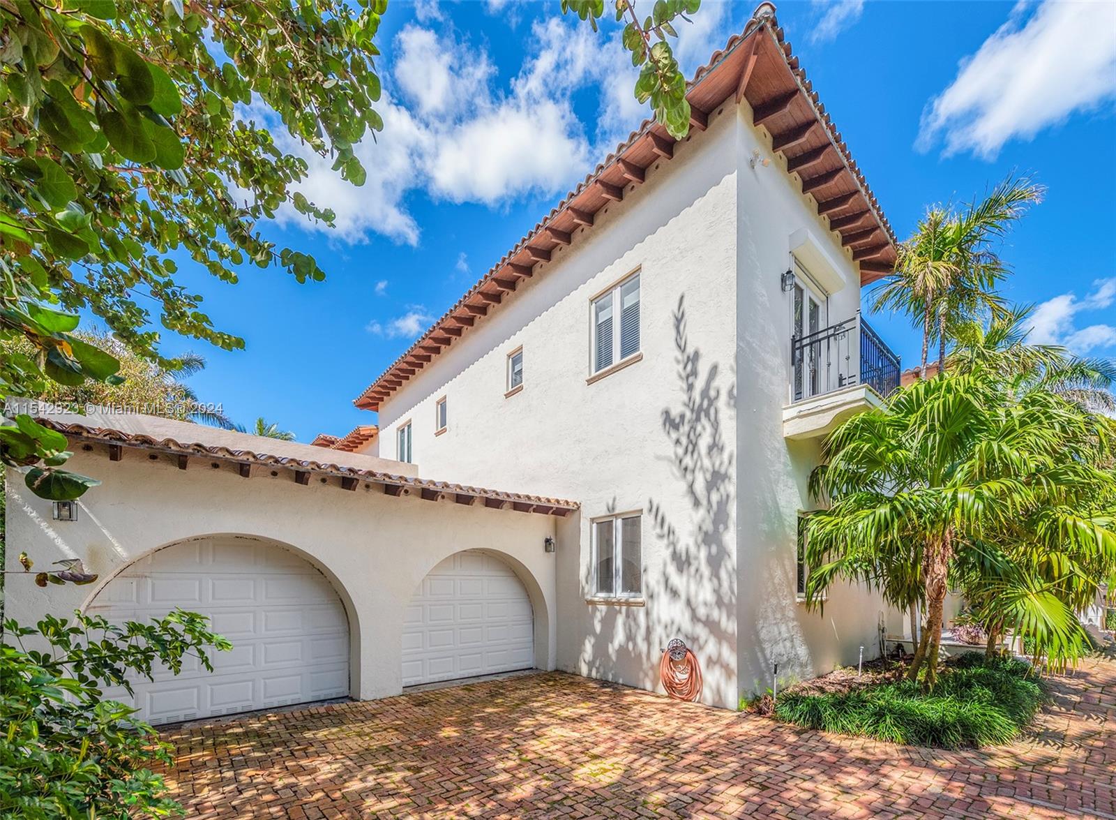 296 Ocean Blvd, Golden Beach, FL, 33160 United States, 6 Bedrooms Bedrooms, ,6 BathroomsBathrooms,Residential,For Sale,Ocean Blvd,A11542923