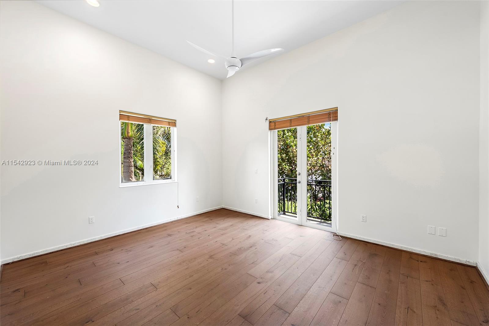 296 Ocean Blvd, Golden Beach, FL, 33160 United States, 6 Bedrooms Bedrooms, ,6 BathroomsBathrooms,Residential,For Sale,Ocean Blvd,A11542923