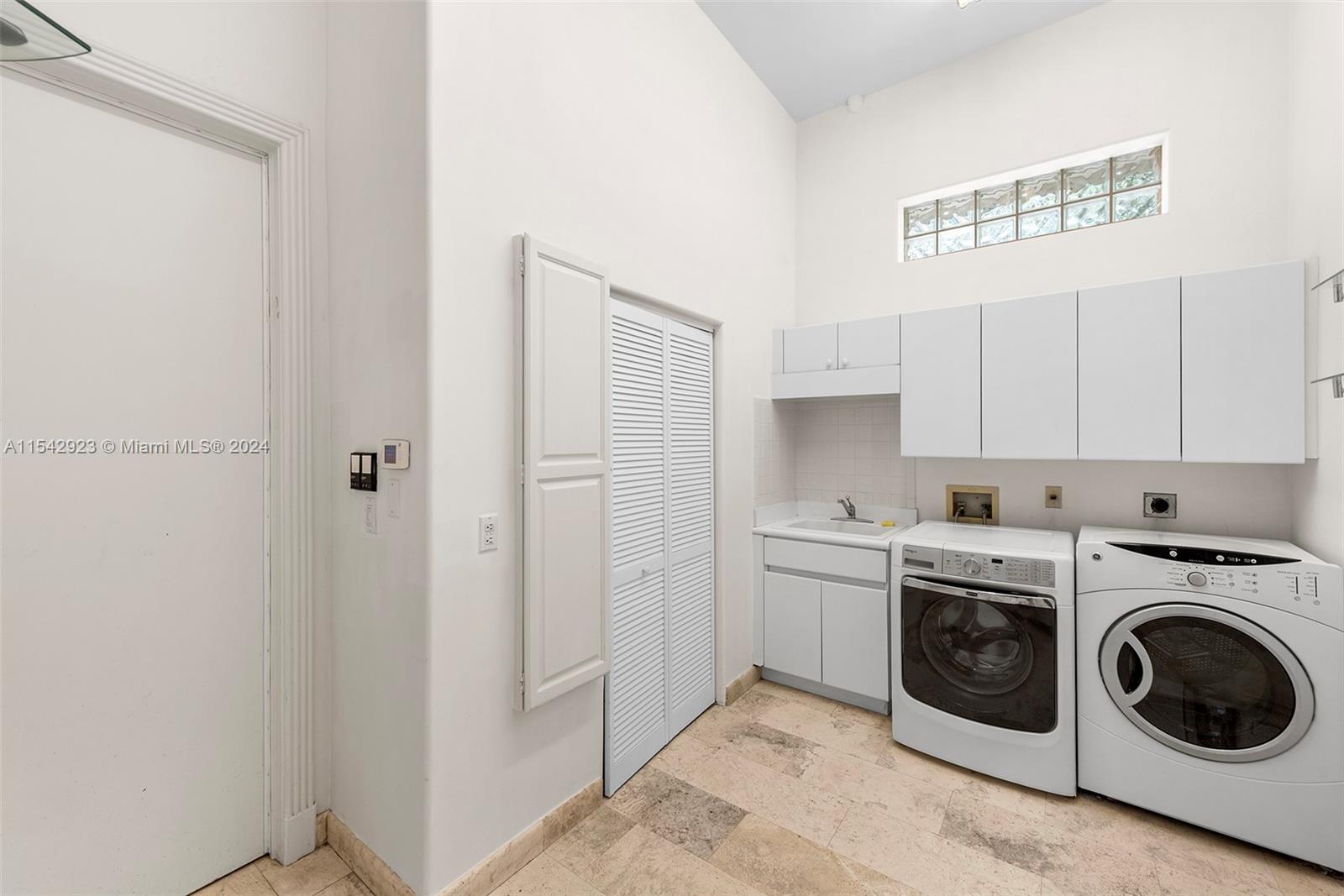 296 Ocean Blvd, Golden Beach, FL, 33160 United States, 6 Bedrooms Bedrooms, ,6 BathroomsBathrooms,Residential,For Sale,Ocean Blvd,A11542923