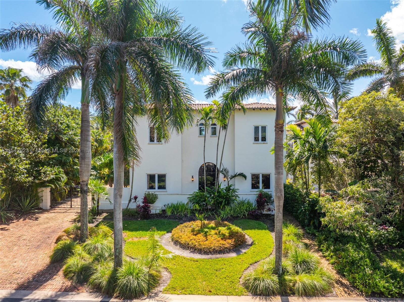 296 Ocean Blvd, Golden Beach, FL, 33160 United States, 6 Bedrooms Bedrooms, ,6 BathroomsBathrooms,Residential,For Sale,Ocean Blvd,A11542923