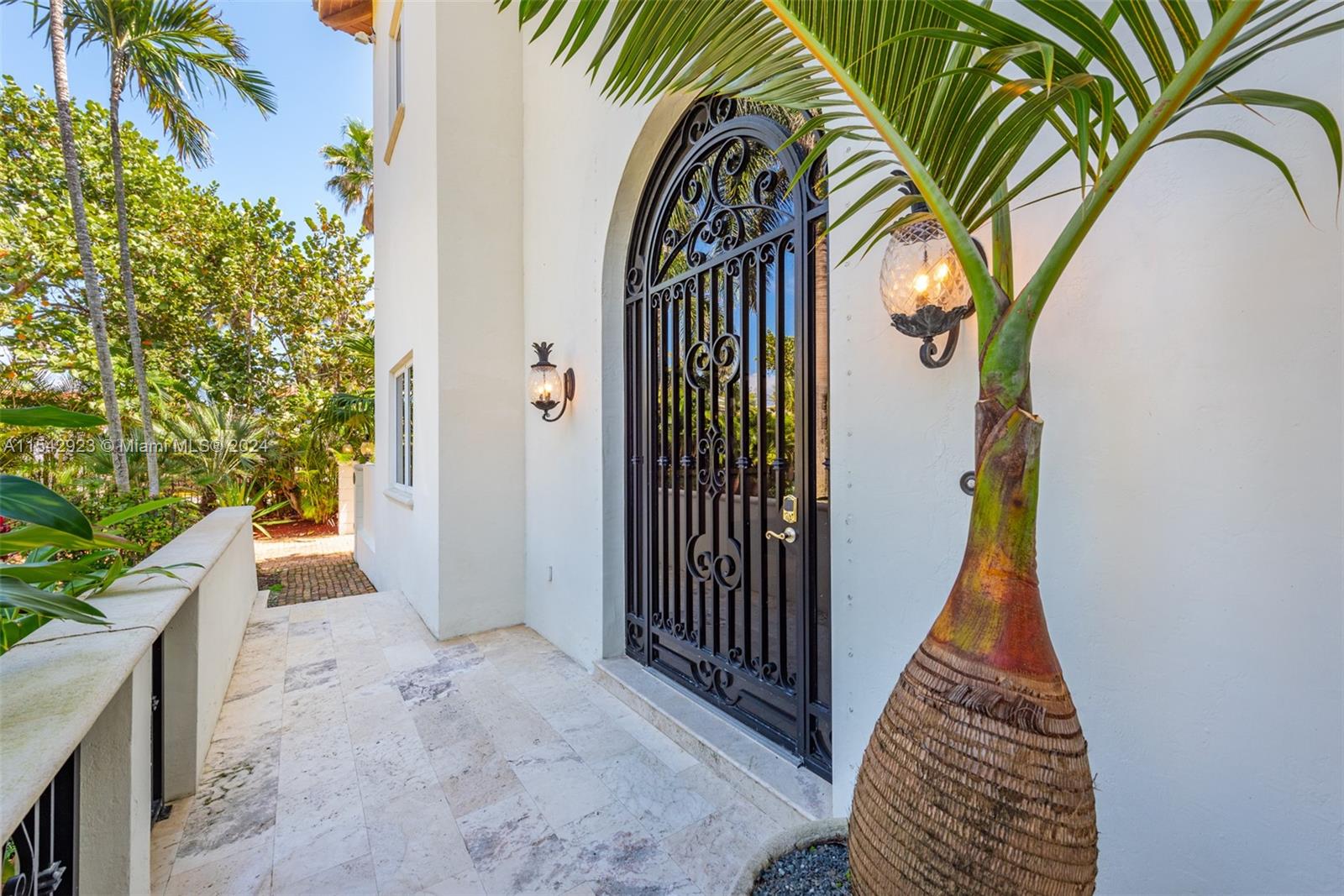 296 Ocean Blvd, Golden Beach, FL, 33160 United States, 6 Bedrooms Bedrooms, ,6 BathroomsBathrooms,Residential,For Sale,Ocean Blvd,A11542923