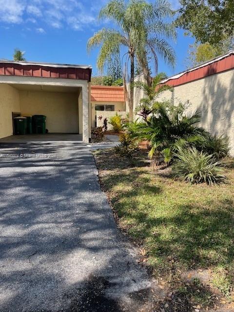 9817 NW 65th Ct D17, Tamarac, Florida 33321, 2 Bedrooms Bedrooms, ,2 BathroomsBathrooms,Residentiallease,For Rent,9817 NW 65th Ct D17,A11543374