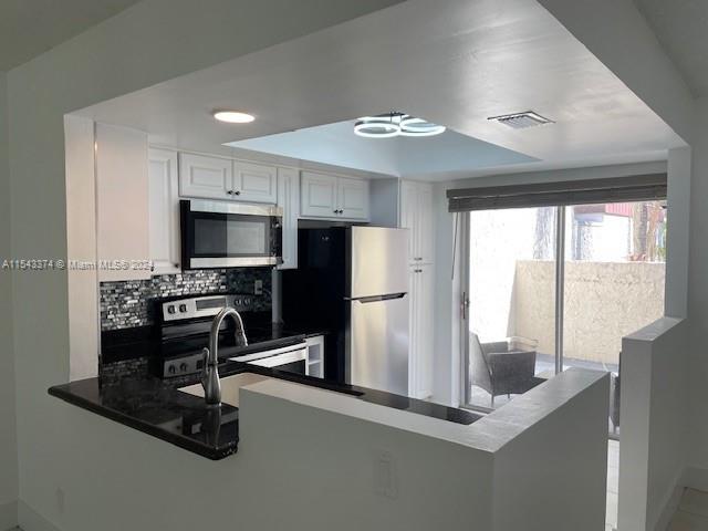 9817 NW 65th Ct D17, Tamarac, Florida 33321, 2 Bedrooms Bedrooms, ,2 BathroomsBathrooms,Residentiallease,For Rent,9817 NW 65th Ct D17,A11543374