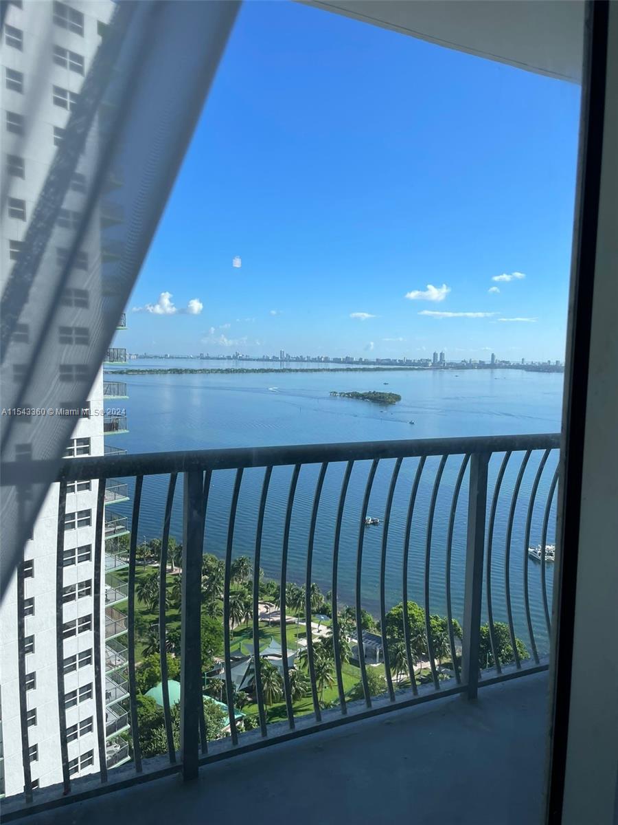 Available May 1, 2024. Amazing Bay view unit. Tile floors throughout, stainless steel appliances. Abundance ofnatural light private balcony that integrates indoor/outdoor living and affords bay and downtown views. The OperaTower is one of Miami's only luxury condominiums with 30-day rentals allowed. Building amenities include pool,jacuzzi, BBQ, and gym to Supermarkets, , metro-mover and bus station. Minutes to Midtown shopping center,Wynwood and the Design District. 24 hours concierge and valet