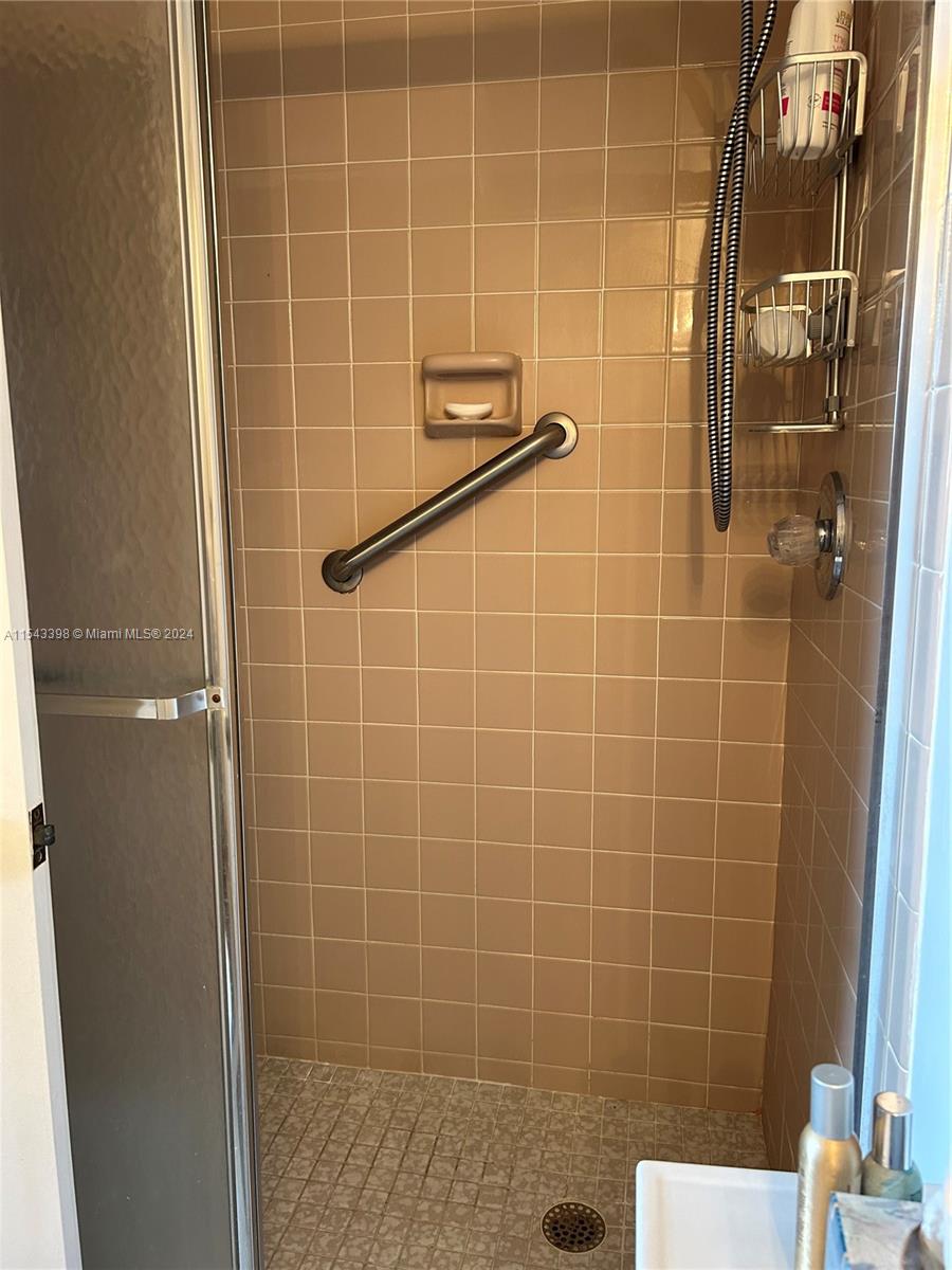 321 SE 3rd St 204, Dania Beach, Florida 33004, 2 Bedrooms Bedrooms, ,2 BathroomsBathrooms,Residential,For Sale,321 SE 3rd St 204,A11543398